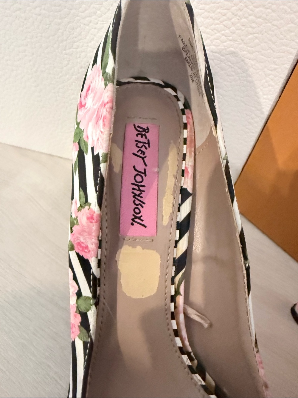 Betsey Johnson Black-Striped Floral Pointed Toe Heels with Bow - Picture 4 of 4